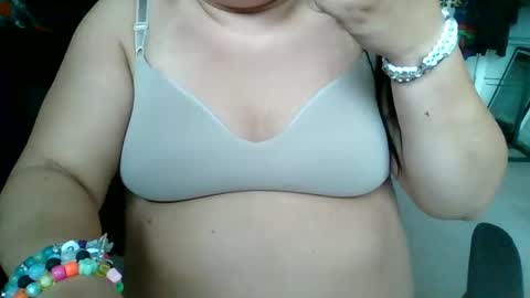 Snapshot of starella___saxxxton chatting on 11/21/25, 03:33 starella___saxxxton online show from 11/21/25, 03:33