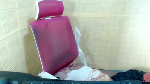 Snapshot of starfuckyut chatting on 11/15/25, 04:43 juicyFoxCocky online show from 11/15/25, 04:43