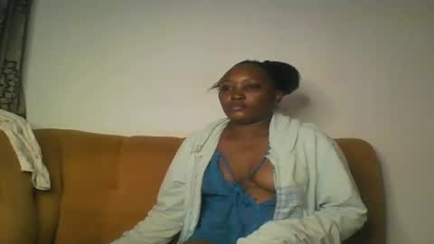 Snapshot of stargirl880271 chatting on 10/19/25, 01:28 isha online show from 10/19/25, 01:28