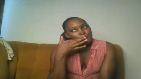 Snapshot of stargirl880271 chatting on 10/27/25, 03:43 isha online show from 10/27/25, 03:43