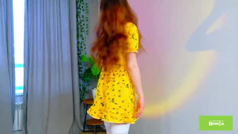 Snapshot of starlace_ chatting on 04/03/26, 01:25 Nina online show from 04/03/26, 01:25