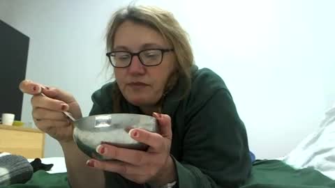 Snapshot of starlagurl chatting on 12/14/24, 11:39 starlagurl online show from 12/14/24, 11:39