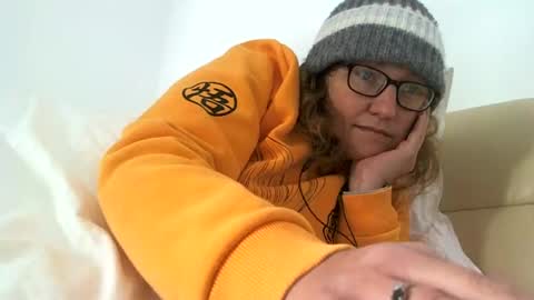 Snapshot of starlagurl chatting on 12/18/24, 05:48 starlagurl online show from 12/18/24, 05:48