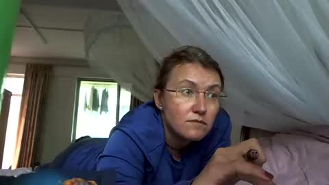 Snapshot of starlagurl chatting on 02/15/25, 08:54 starlagurl online show from 02/15/25, 08:54