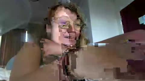 Snapshot of starlagurl chatting on 03/11/25, 05:27 starlagurl online show from 03/11/25, 05:27