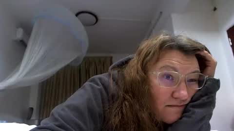 Snapshot of starlagurl chatting on 03/12/25, 03:40 starlagurl online show from 03/12/25, 03:40