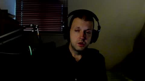 Snapshot of starlight1987 chatting on 12/19/24, 08:23 Adam online show from 12/19/24, 08:23