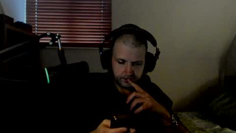 Snapshot of starlight1987 chatting on 02/08/25, 09:03 Adam online show from 02/08/25, 09:03