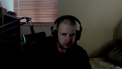 Snapshot of starlight1987 chatting on 02/08/25, 12:06 Adam online show from 02/08/25, 12:06