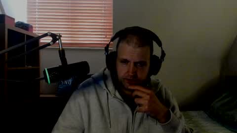 Snapshot of starlight1987 chatting on 02/15/25, 09:16 Adam online show from 02/15/25, 09:16