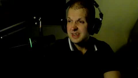 Snapshot of starlight1987 chatting on 03/06/25, 03:02 Adam online show from 03/06/25, 03:02