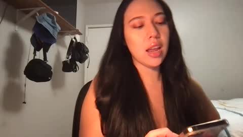 Snapshot of starlitdreams777 chatting on 03/08/25, 04:45 starlitdreams777 online show from 03/08/25, 04:45