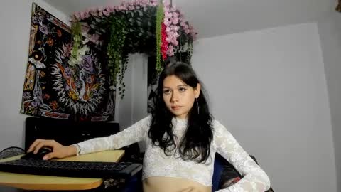 Snapshot of starmoonly chatting on 02/22/25, 07:34 starmoonly online show from 02/22/25, 07:34