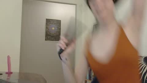 Snapshot of starry_soul chatting on 02/18/26, 01:12 Evan online show from 02/18/26, 01:12