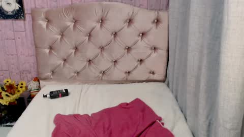 Snapshot of starsweetcute chatting on 01/02/25, 04:52 Celeste online show from 01/02/25, 04:52