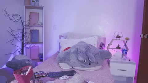 Snapshot of starwitch_ chatting on 12/19/25, 06:48 Yoko online show from 12/19/25, 06:48