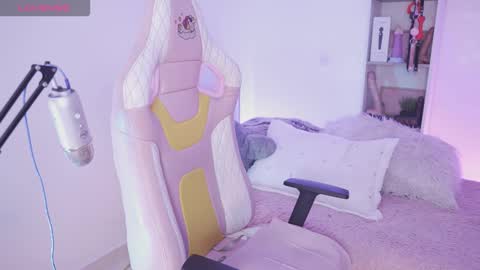 Snapshot of starwitch_ chatting on 02/27/26, 09:48 Yoko online show from 02/27/26, 09:48