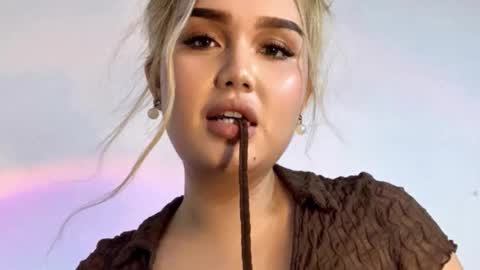 Snapshot of stassy_baby101 chatting on 11/06/25, 11:44 Stassy online show from 11/06/25, 11:44