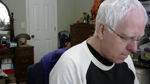 Snapshot of stasw20 chatting on 01/08/25, 06:52 stasw20 online show from 01/08/25, 06:52