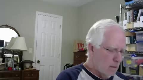 Snapshot of stasw20 chatting on 10/25/25, 06:35 stasw20 online show from 10/25/25, 06:35