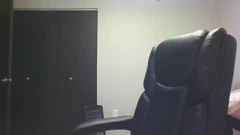 Snapshot of stayinalive1992 chatting on 03/29/26, 03:17 stayinalive1992 online show from 03/29/26, 03:17