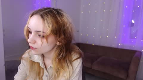 MONICA online show from 10/08/25, 01:42