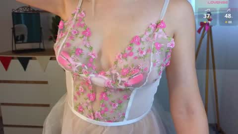 Snapshot of ste1la chatting on 01/14/25, 04:57 Stella online show from 01/14/25, 04:57