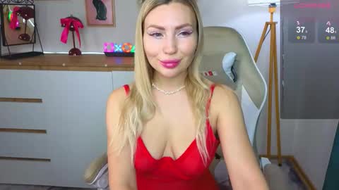 Snapshot of ste1la chatting on 02/01/26, 06:23 Stella online show from 02/01/26, 06:23