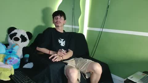 Snapshot of stebeen_smith chatting on 11/25/25, 11:49 stebeen smith online show from 11/25/25, 11:49