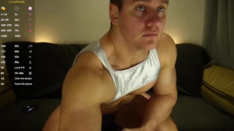 Snapshot of steevemuscle chatting on 12/02/25, 02:39 Steeve online show from 12/02/25, 02:39