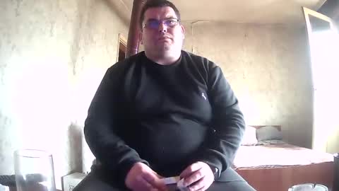 Snapshot of stefan90pt chatting on 05/04/26, 11:17 Stefan online show from 05/04/26, 11:17