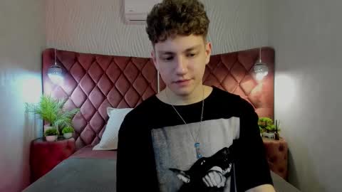 Snapshot of stefanbev chatting on 03/05/26, 08:16 Esrefan online show from 03/05/26, 08:16