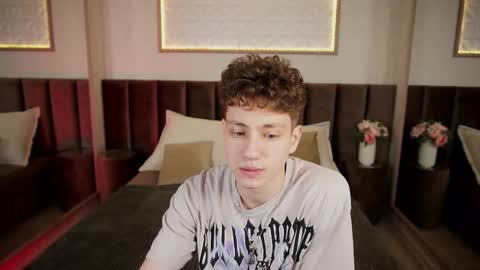 Snapshot of stefanbev chatting on 03/08/26, 08:34 Esrefan online show from 03/08/26, 08:34