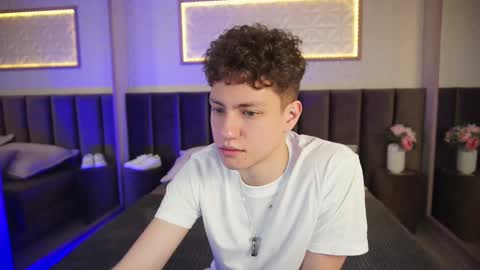 Snapshot of stefanbev chatting on 03/12/26, 07:42 Esrefan online show from 03/12/26, 07:42