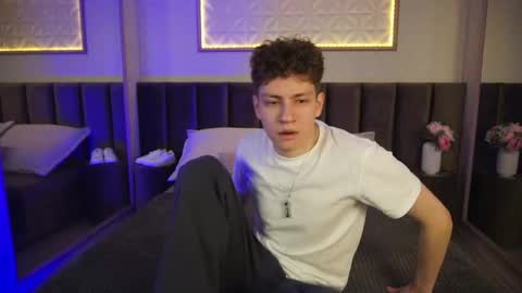 Snapshot of stefanbev chatting on 03/13/26, 08:48 Esrefan online show from 03/13/26, 08:48