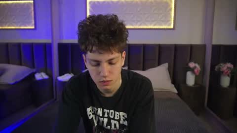 Snapshot of stefanbev chatting on 03/22/26, 07:50 Esrefan online show from 03/22/26, 07:50