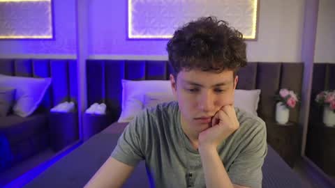 Snapshot of stefanbev chatting on 04/02/26, 07:55 Esrefan online show from 04/02/26, 07:55