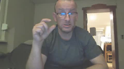 Snapshot of stefangeil123 chatting on 01/11/25, 10:29 stefangeil123 online show from 01/11/25, 10:29