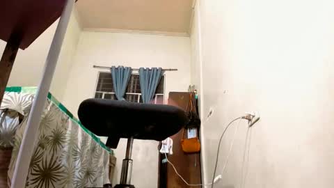 Snapshot of stefaniatsxxx chatting on 11/17/25, 12:11 stefania online show from 11/17/25, 12:11