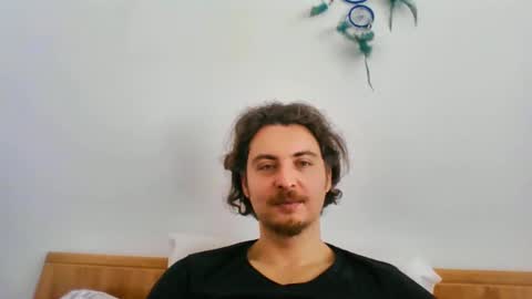 Snapshot of stefanikis chatting on 03/10/25, 10:15 Stefanos online show from 03/10/25, 10:15
