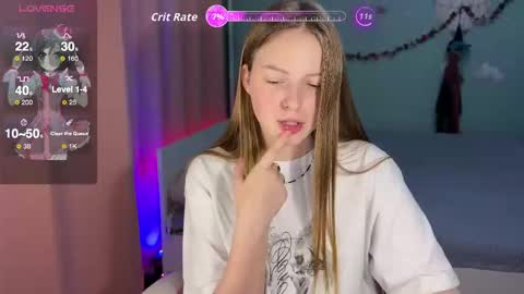 Snapshot of stefaniyaaa chatting on 11/18/25, 06:34 stefa online show from 11/18/25, 06:34