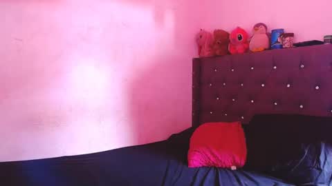 Snapshot of stefanny_2001 chatting on 03/04/25, 02:42 stefanny beautiful online show from 03/04/25, 02:42