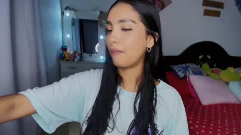 Im MiaIts my first day here  online show from 10/25/25, 01:02