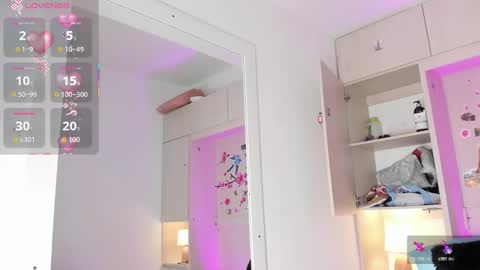 Snapshot of stefannyevans_ chatting on 11/11/25, 12:16 stefannyevans_ online show from 11/11/25, 12:16