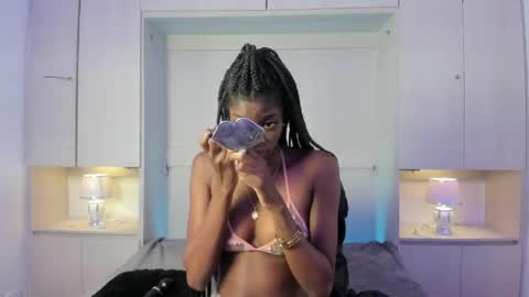 Snapshot of stefannyevans_ chatting on 06/04/26, 12:00 stefannyevans_ online show from 06/04/26, 12:00