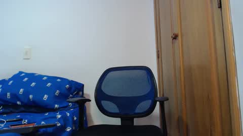 stefanodangelo01 online show from 10/21/25, 11:27