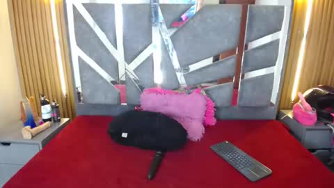 Snapshot of stefanvix202 chatting on 12/18/25, 05:24 Stefan online show from 12/18/25, 05:24