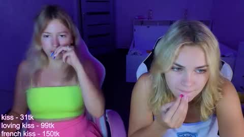 stefany_and_bettany online show from 09/10/25, 05:13