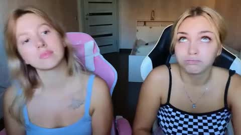 stefany_and_bettany online show from 09/11/25, 03:34