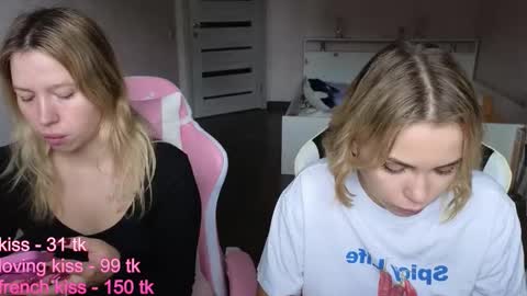 stefany_and_bettany online show from 10/16/25, 10:49